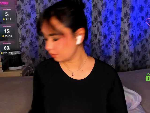 marilynvega77 show preview Image 18