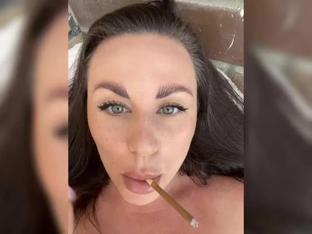 jucieLussie – webcam model profile photo Image 10