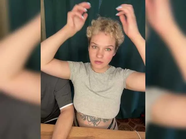 leidycrstnch21 – webcam model profile photo Image 4