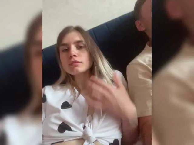 NaughtyInGlasses – webcam model profile photo Image 3