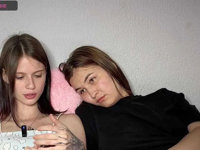 roouse – webcam model profile photo Image 9