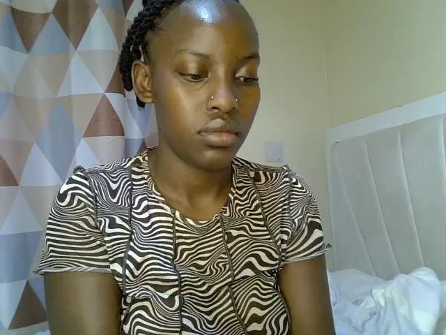 Linnea – webcam model profile photo Image 13