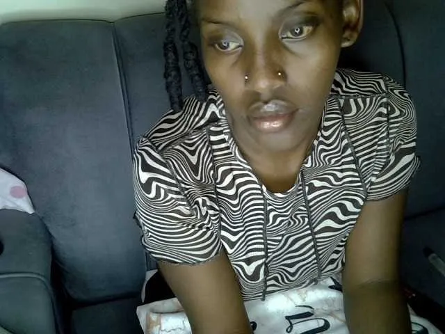 Linnea – webcam model profile photo Image 16