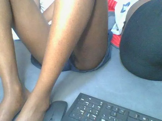 Linnea – webcam model profile photo Image 2