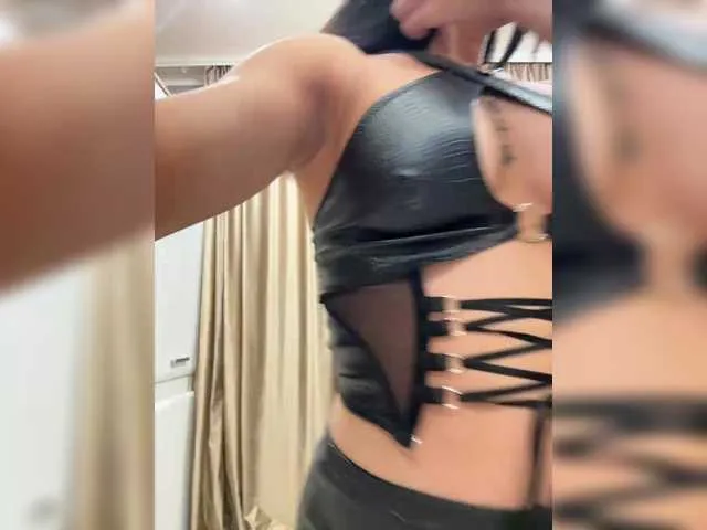 hina_porn – webcam model profile photo Image 10
