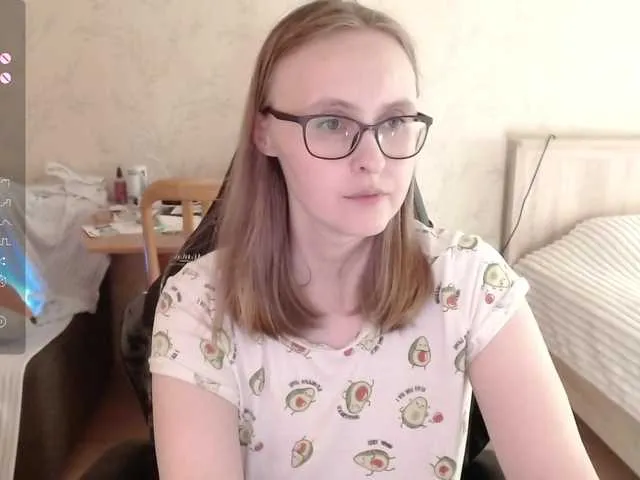 Linnea – webcam model profile photo Image 13