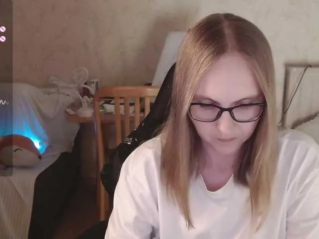 Linnea – webcam model profile photo Image 16