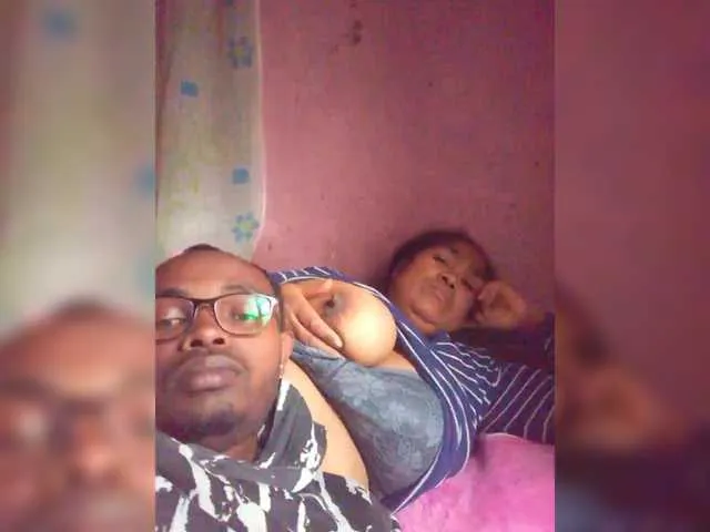 hina_porn – webcam model profile photo Image 12