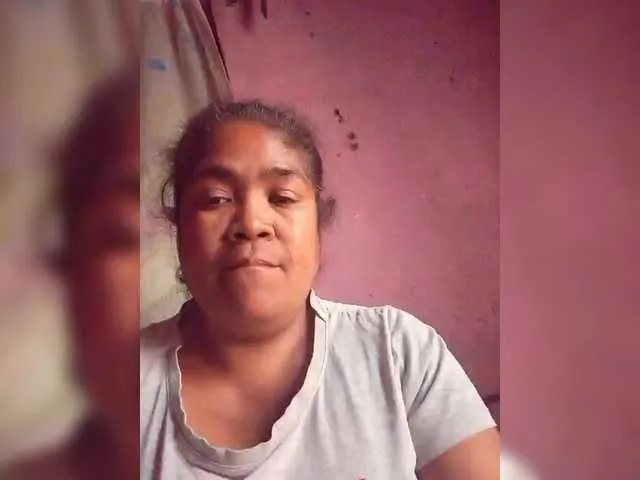 hina_porn – webcam model profile photo Image 7