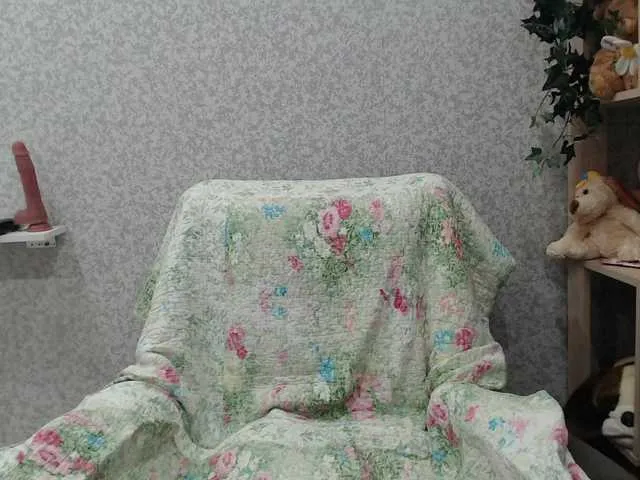 strawberryyfoxie – webcam model profile photo Image 9