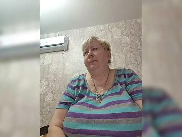 Alena61 – webcam model profile photo