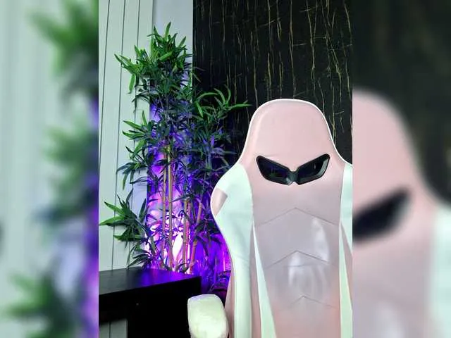 dark_lola_ – webcam model profile photo Image 11