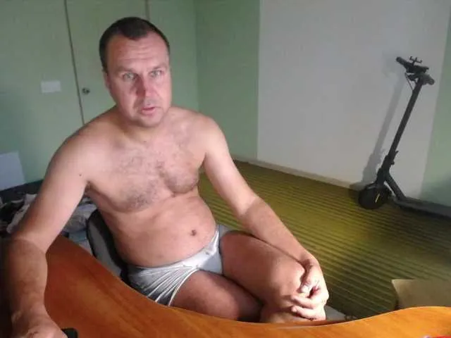 Daddyslut2_0 – webcam model profile photo Image 14