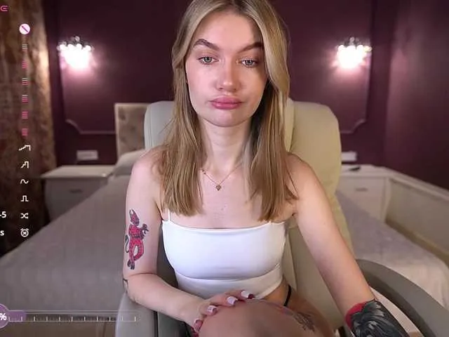 LolyNight – webcam model profile photo Image 4