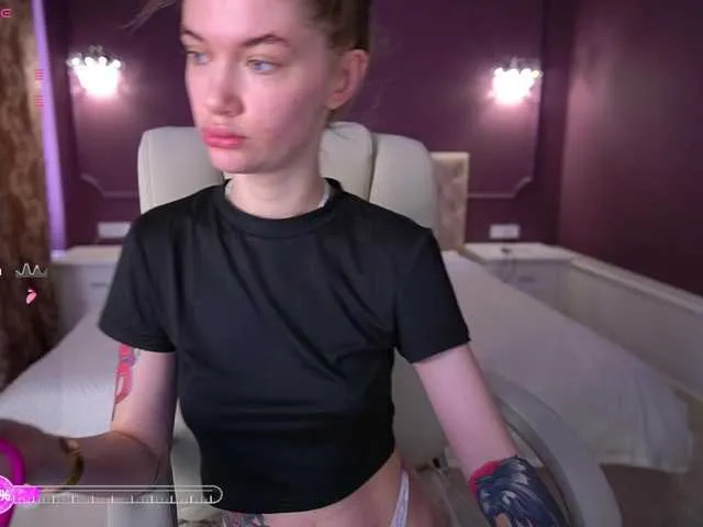 LolyNight – webcam model profile photo Image 8