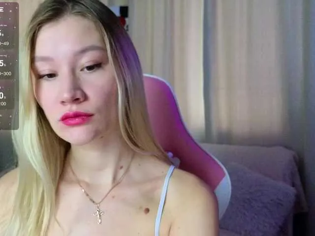 emmilychevalier – webcam model profile photo Image 14