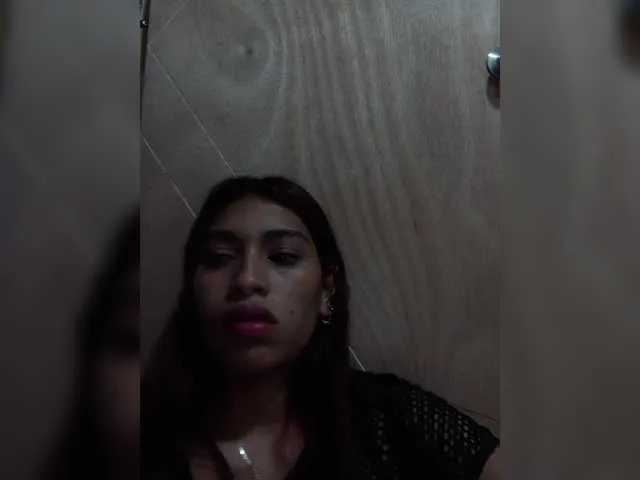 YoungSquad – webcam model profile photo Image 17