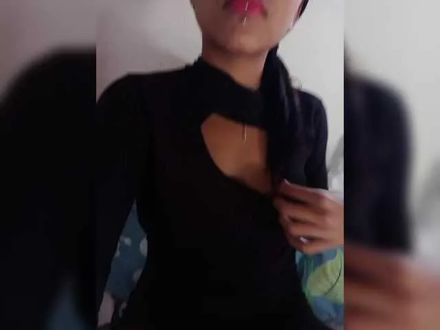 YoungSquad – webcam model profile photo Image 18