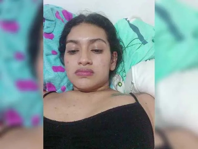 YoungSquad – webcam model profile photo Image 2