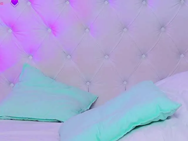 HopeHeaven – webcam model profile photo Image 15