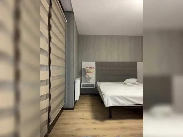 kikimoor – webcam model profile photo Image 11