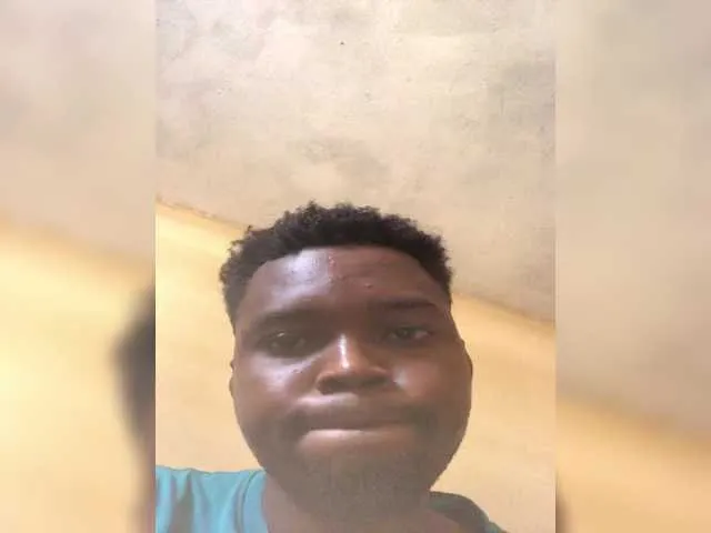 Backshots-01 – webcam model profile photo