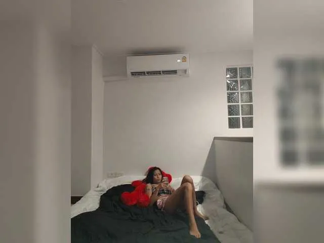 bambi_lu – webcam model profile photo Image 2