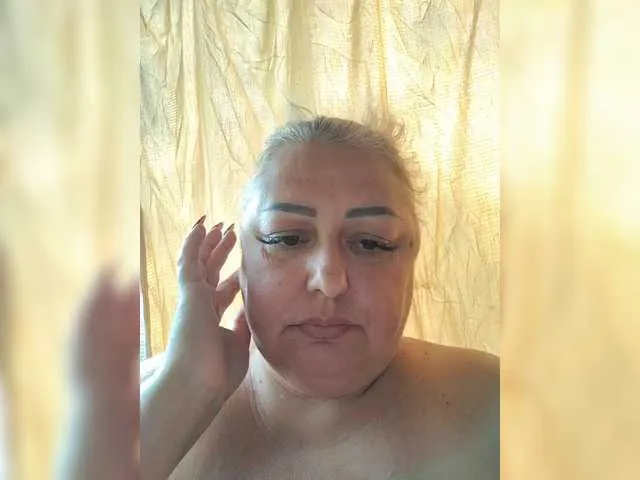 HopeHeaven – webcam model profile photo Image 3