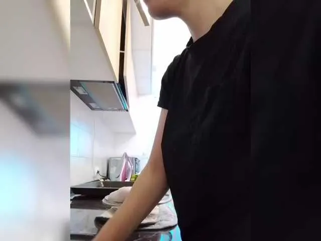 SunnyShiney – webcam model profile photo Image 13