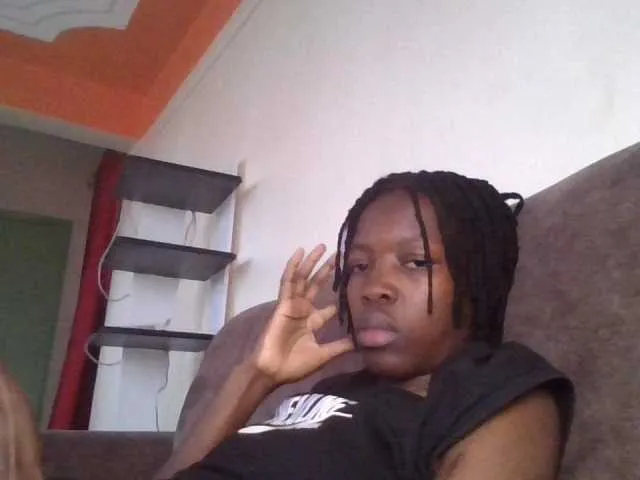 millemimi – webcam model profile photo Image 3
