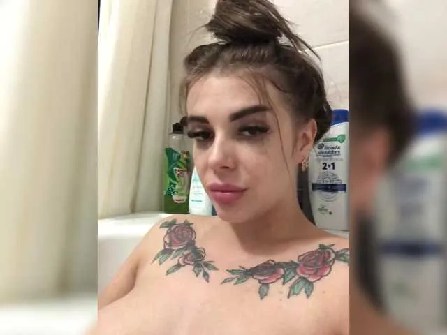 lucretiaburnaugh – webcam model profile photo Image 9