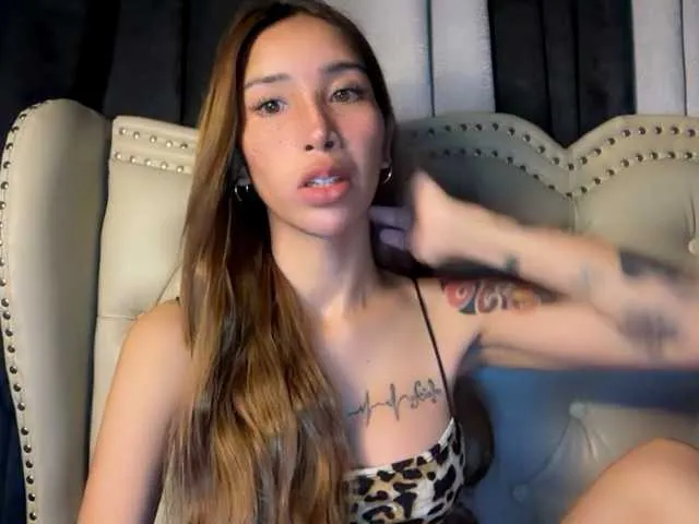 Taanni – webcam model profile photo Image 3