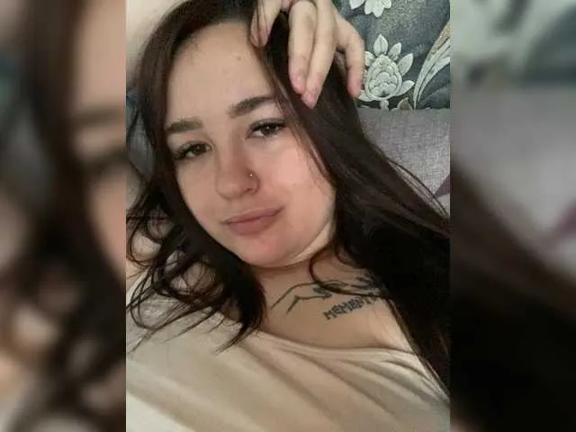 VIKITOMMY – webcam model profile photo Image 14