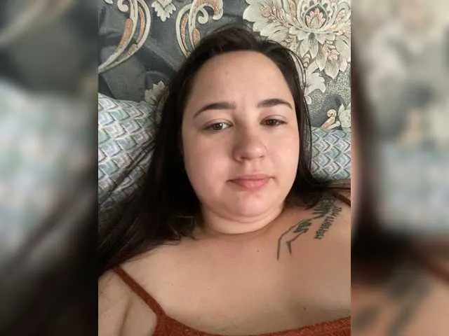 VIKITOMMY – webcam model profile photo Image 9
