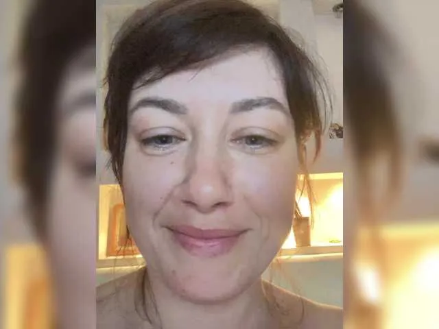 maddiebryggs – webcam model profile photo Image 10