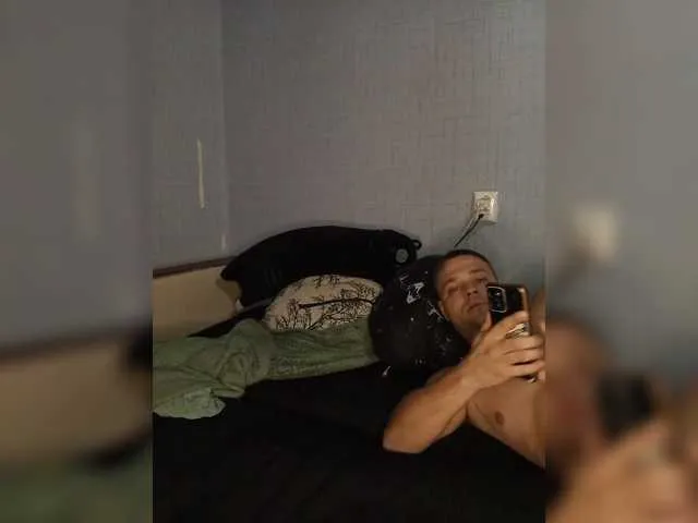 YoungSquad – webcam model profile photo Image 15