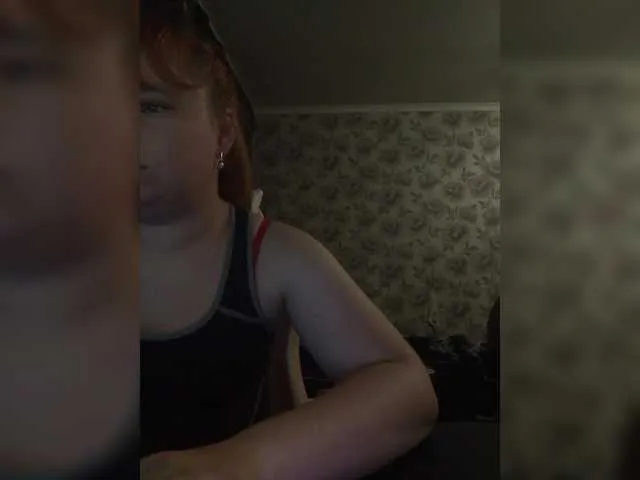 YoungSquad – webcam model profile photo Image 3