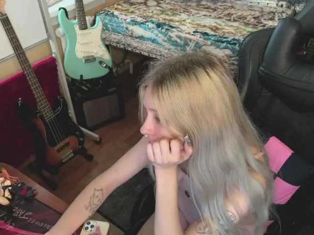luna_berryy – webcam model profile photo Image 5