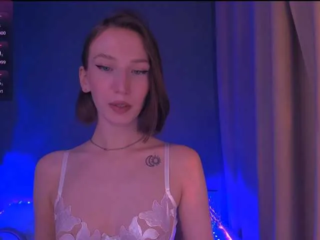 little_effy18_ – webcam model profile photo Image 2