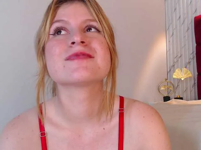 Emma-Blonde Image 13