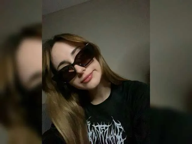_taylormoon – webcam model profile photo Image 3