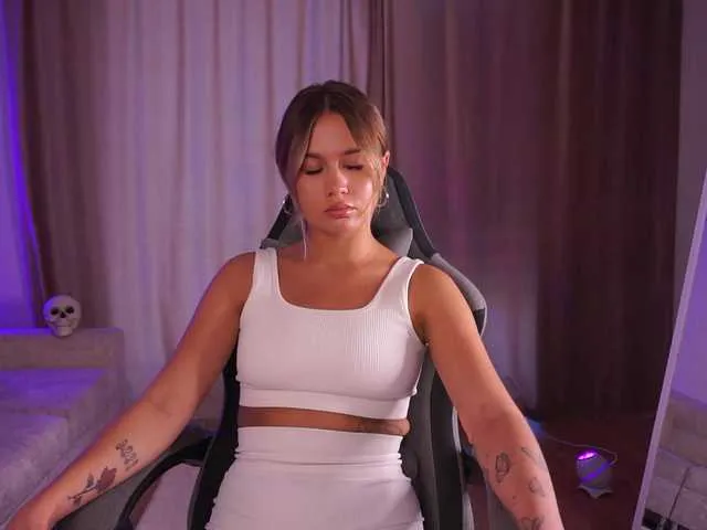 HellyPaw – webcam model profile photo