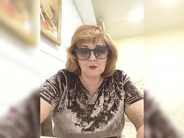 KarinkaSweet – webcam model profile photo