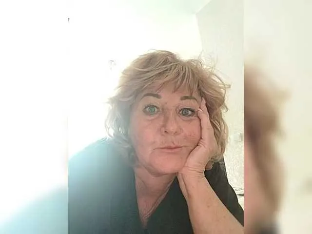 bambi_lu – webcam model profile photo Image 5