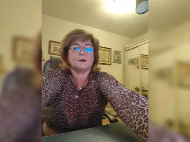 bambi_lu – webcam model profile photo Image 9