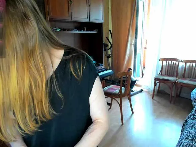 kikiiimorazzz – webcam model profile photo