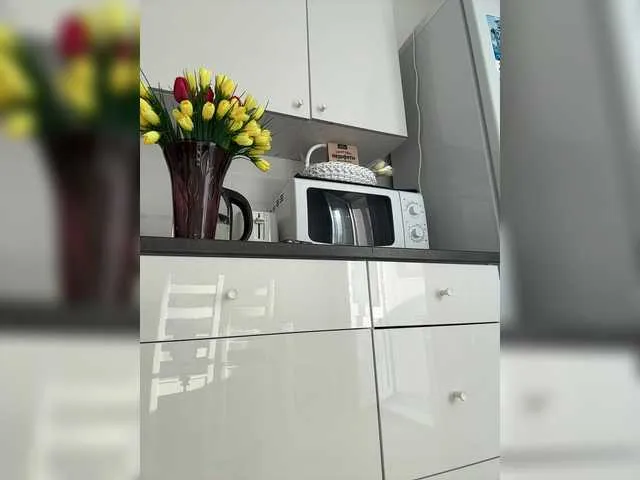 miyabe – webcam model profile photo Image 17