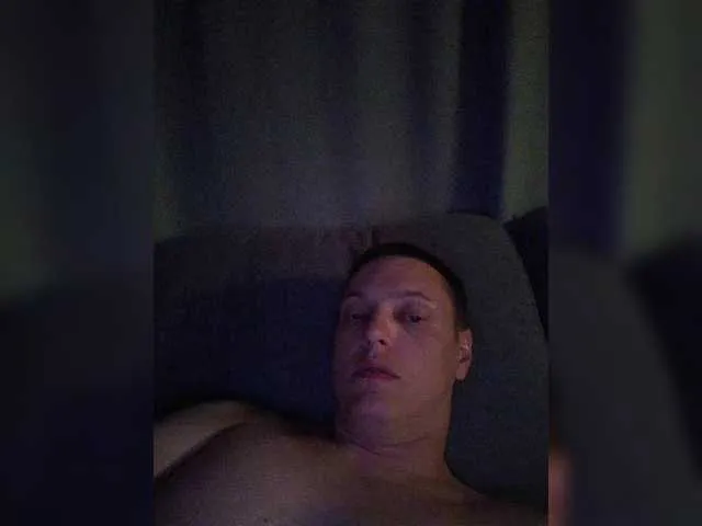 YoungSquad – webcam model profile photo Image 2