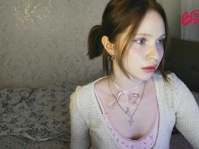 camille_eyes – webcam model profile photo Image 2