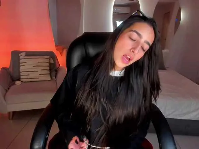 -Miray- – webcam model profile photo Image 2